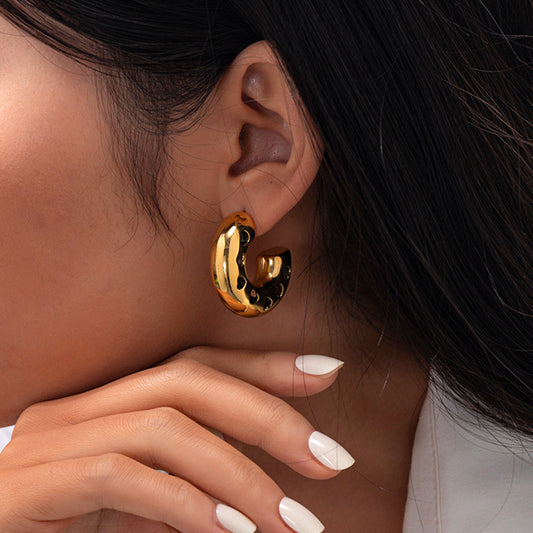 Gold Hollow Heart Hoop Earrings